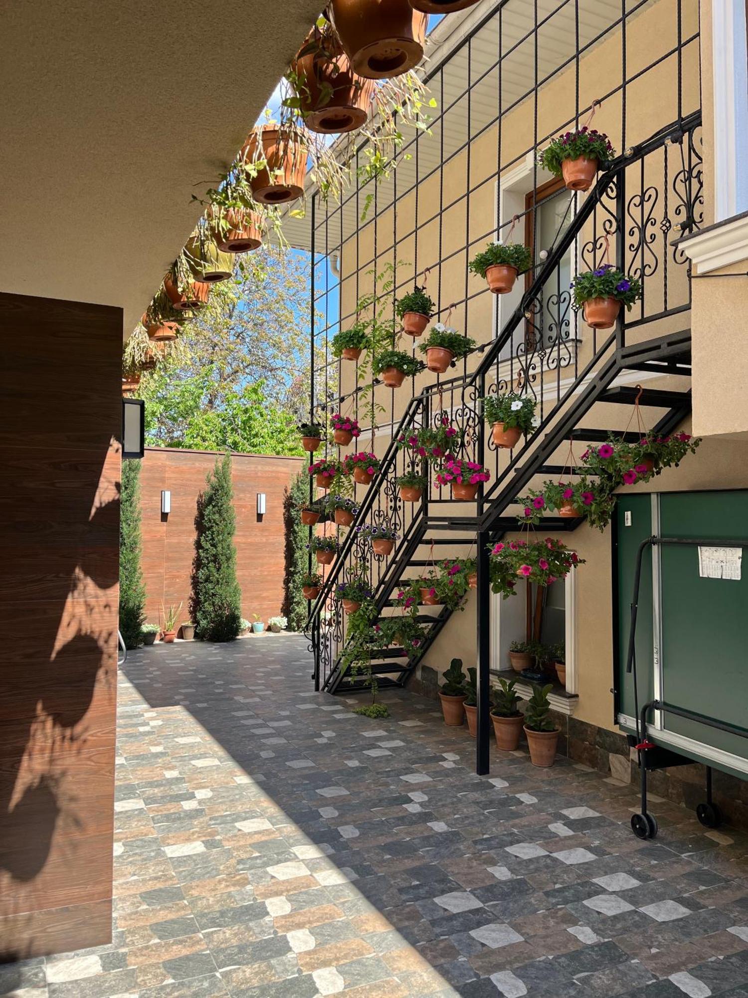 77/5 Hotel Chisinau Exterior photo